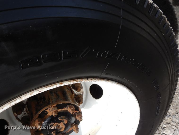 image for item GG9384 2010 Freightliner M2 106  utility / service truck