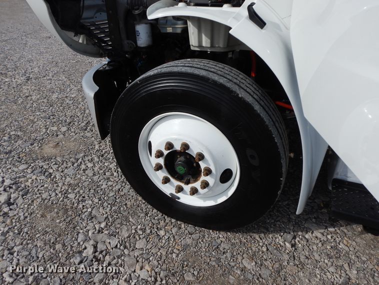 image for item GG9384 2010 Freightliner M2 106  utility / service truck