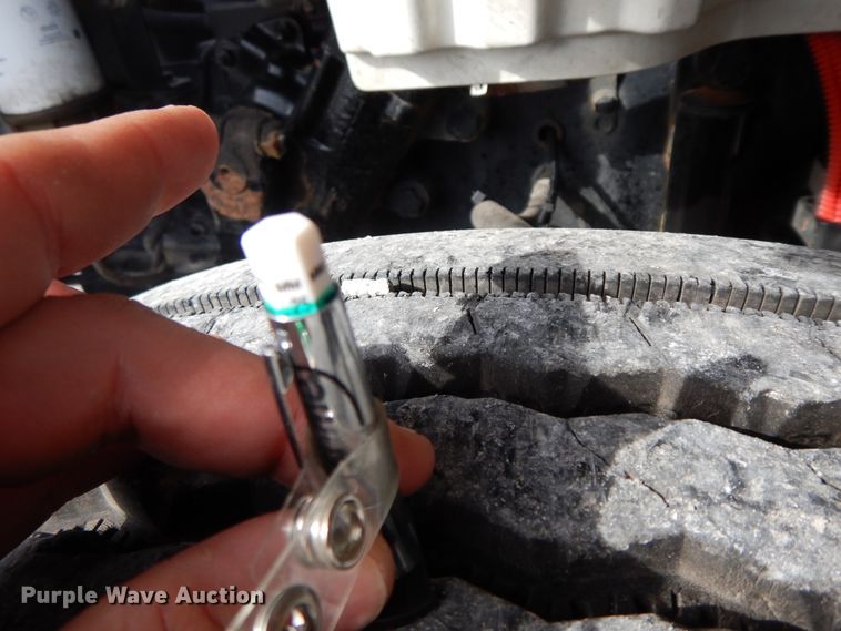 image for item GG9384 2010 Freightliner M2 106  utility / service truck