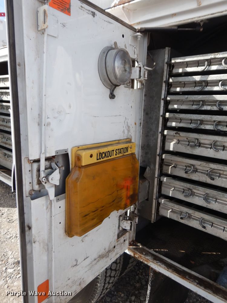 image for item GG9384 2010 Freightliner M2 106  utility / service truck