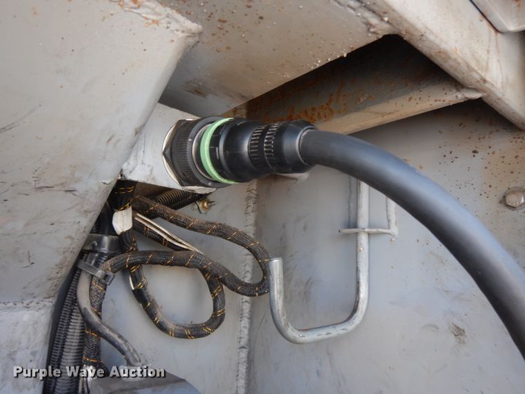 image for item GG9384 2010 Freightliner M2 106  utility / service truck