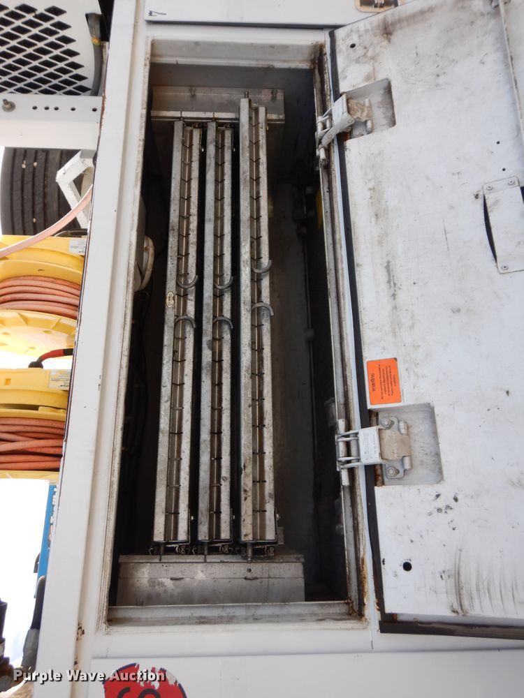 image for item GG9384 2010 Freightliner M2 106  utility / service truck