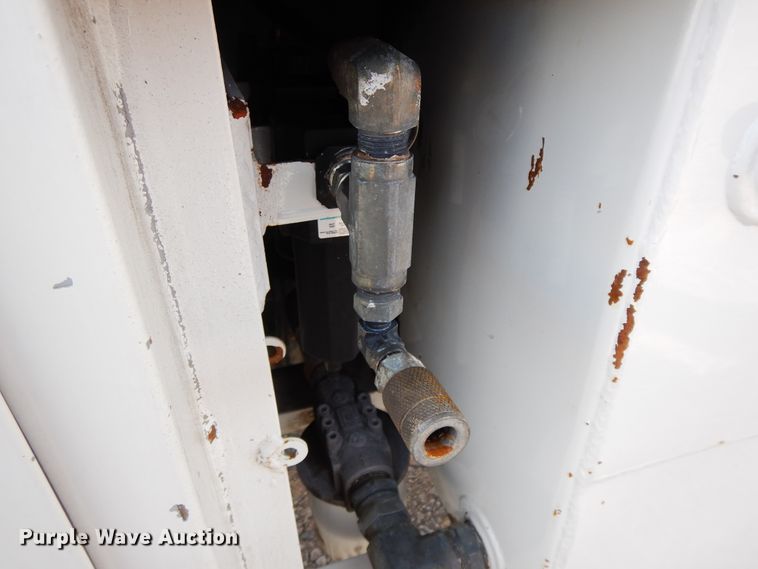 image for item GG9384 2010 Freightliner M2 106  utility / service truck