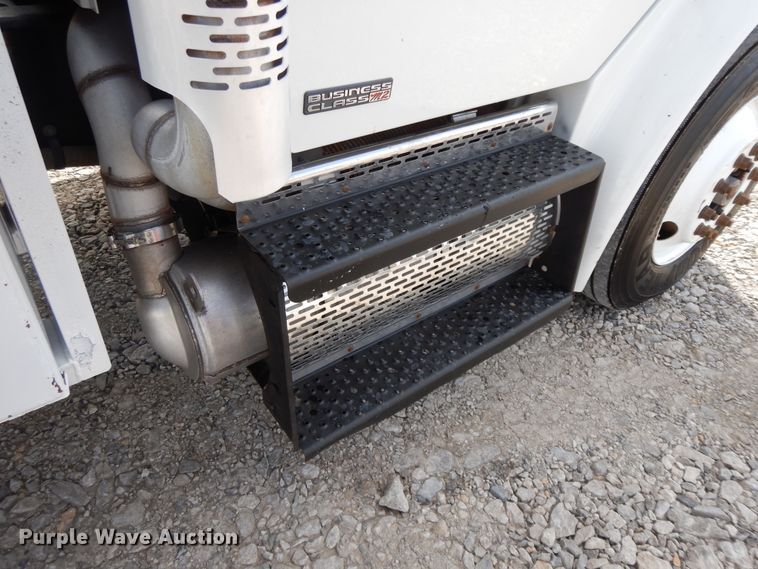 image for item GG9384 2010 Freightliner M2 106  utility / service truck