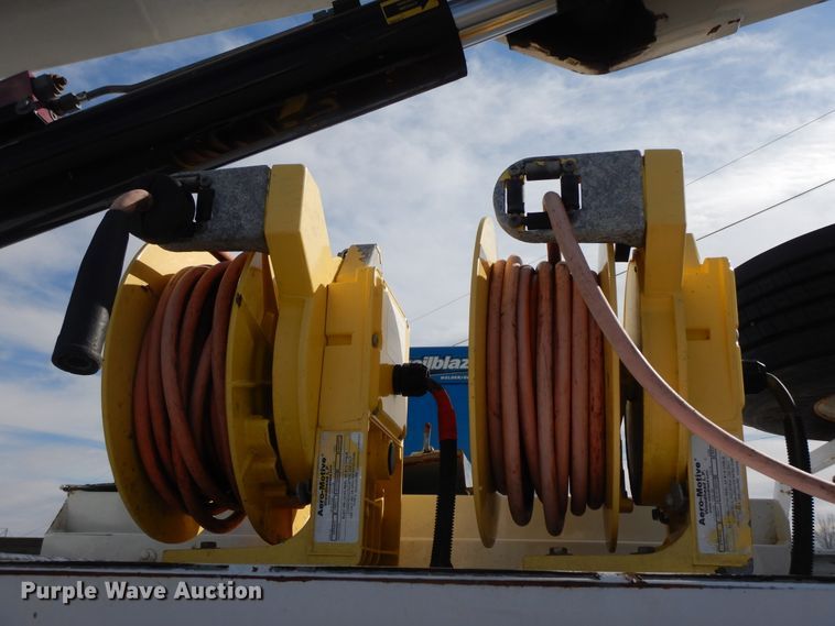 image for item GG9384 2010 Freightliner M2 106  utility / service truck