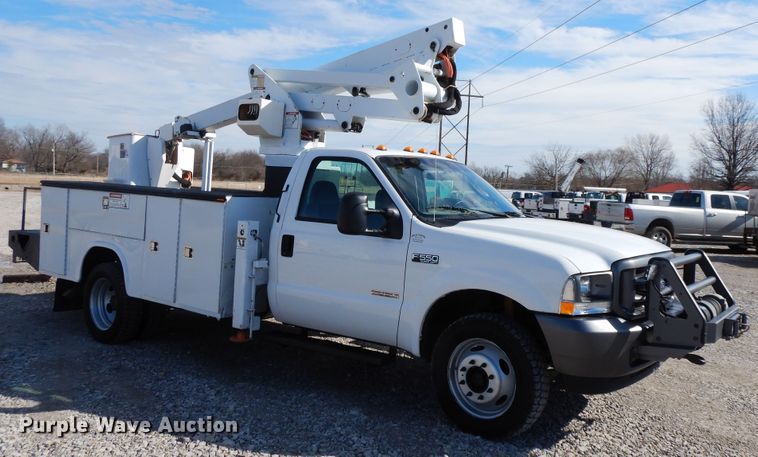 image for item GG9385 2004 Ford F550  bucket truck
