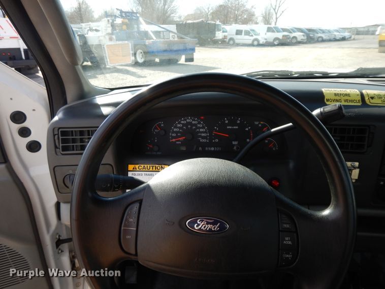 image for item GG9385 2004 Ford F550  bucket truck