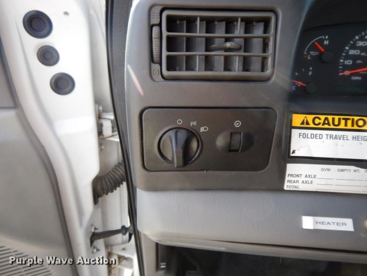 image for item GG9385 2004 Ford F550  bucket truck