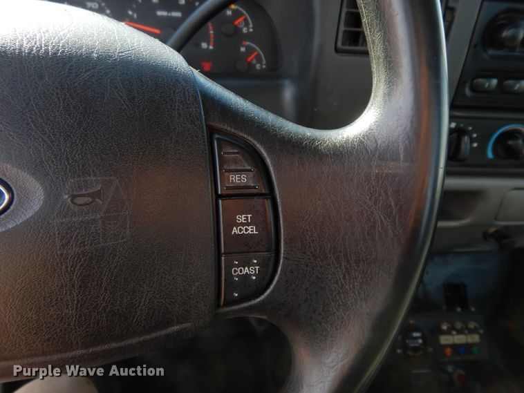 image for item GG9385 2004 Ford F550  bucket truck