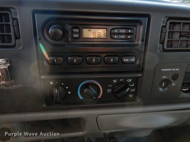 image for item GG9385 2004 Ford F550  bucket truck