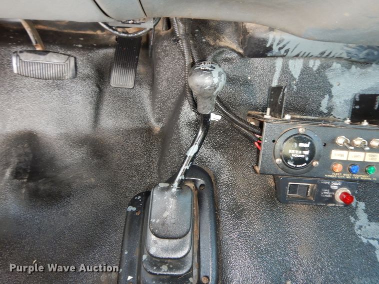 image for item GG9385 2004 Ford F550  bucket truck