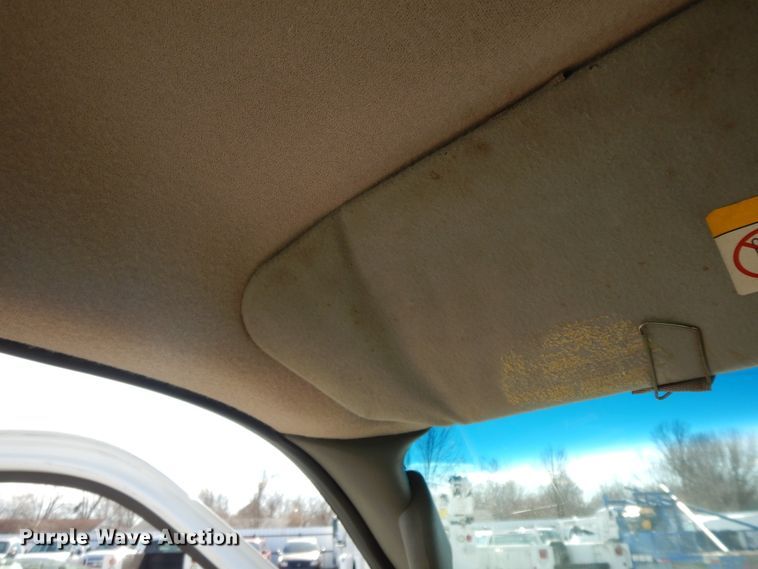 image for item GG9385 2004 Ford F550  bucket truck