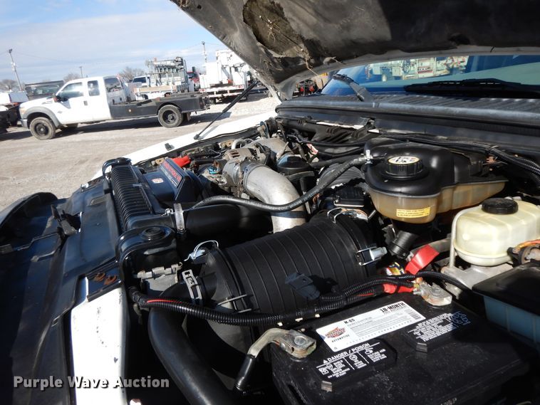 image for item GG9385 2004 Ford F550  bucket truck