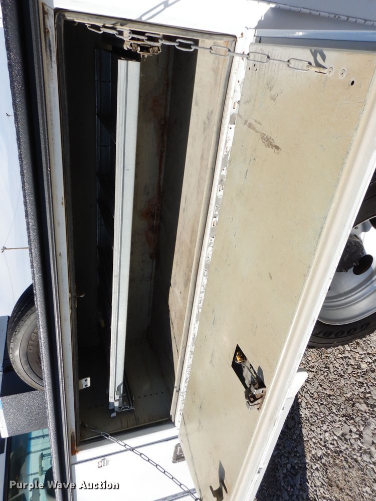 image for item GG9385 2004 Ford F550  bucket truck