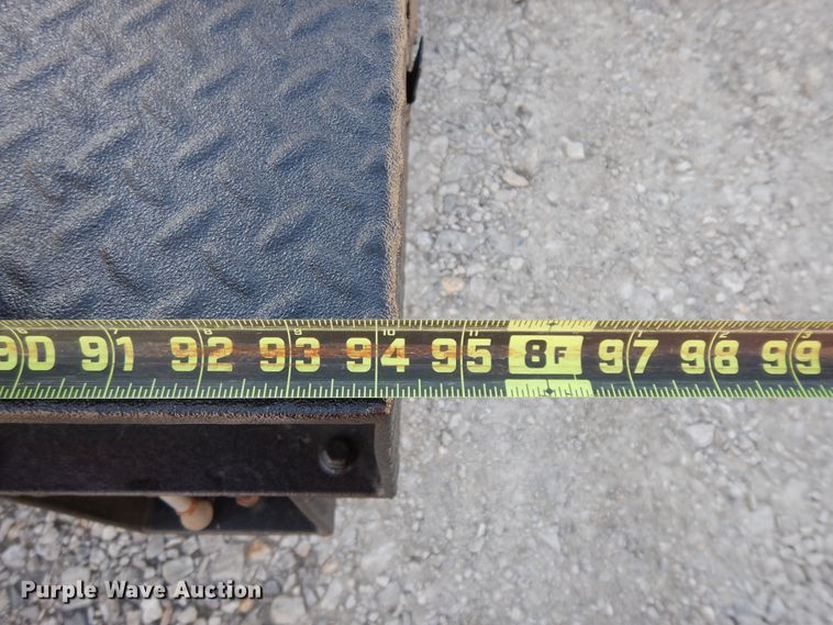 image for item GG9385 2004 Ford F550  bucket truck