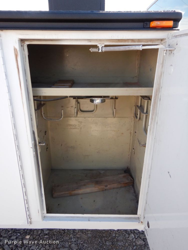 image for item GG9385 2004 Ford F550  bucket truck