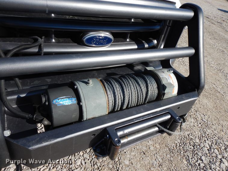 image for item GG9385 2004 Ford F550  bucket truck