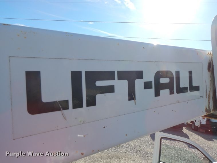 image for item GG9385 2004 Ford F550  bucket truck