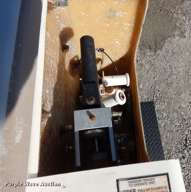 image for item GG9385 2004 Ford F550  bucket truck