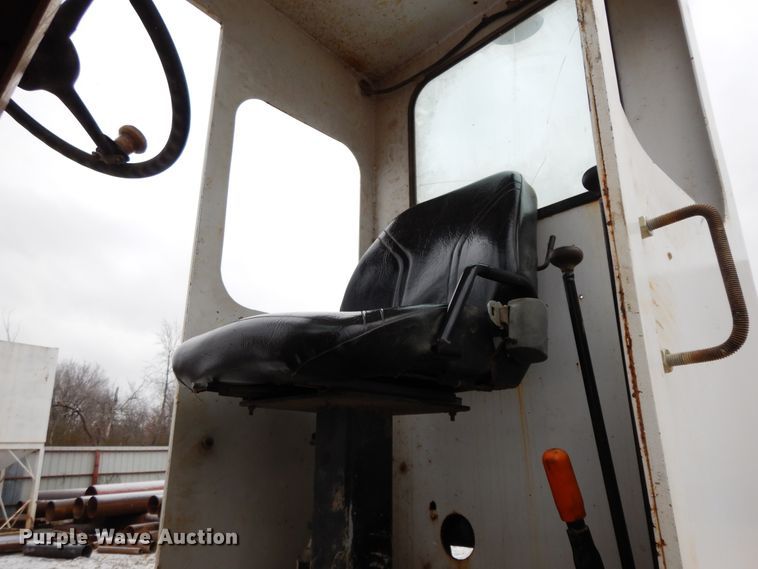 image for item GG9400 Windham  forklift