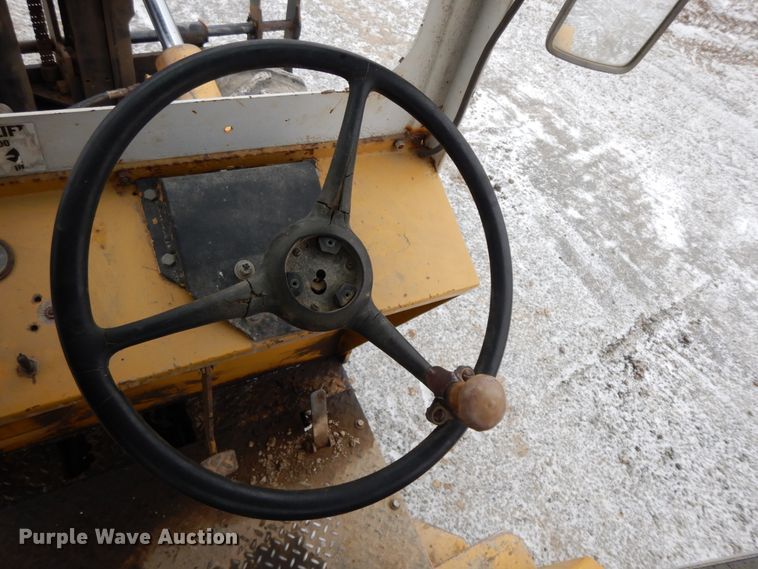 image for item GG9400 Windham  forklift