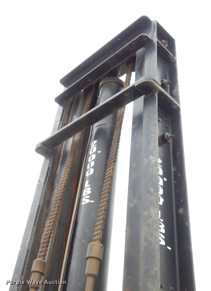 image for item GG9400 Windham  forklift