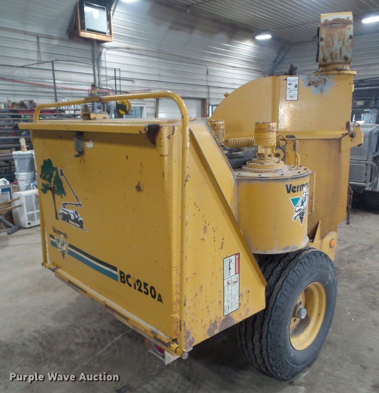 image for item HF9737 1997 Vermeer BC1250A  wood chipper