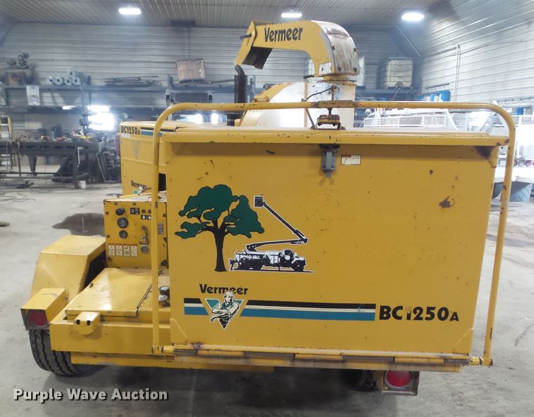 image for item HF9737 1997 Vermeer BC1250A  wood chipper