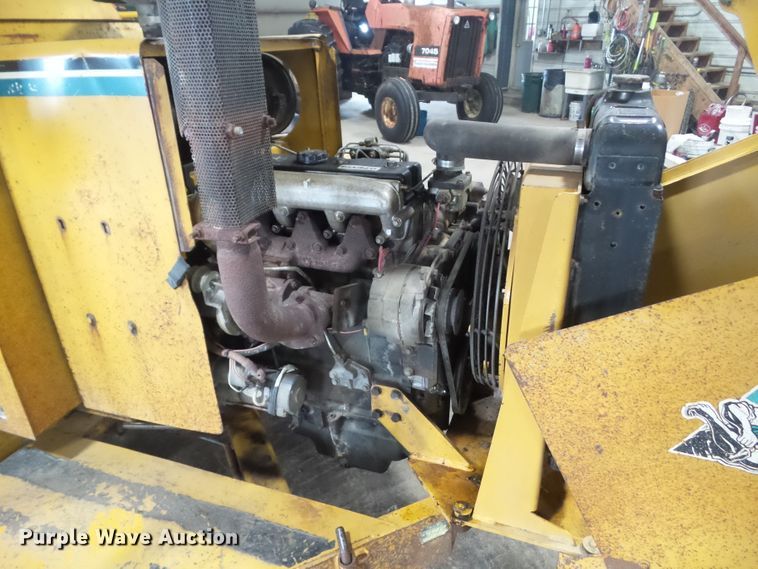 image for item HF9737 1997 Vermeer BC1250A  wood chipper