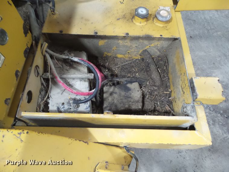 image for item HF9737 1997 Vermeer BC1250A  wood chipper