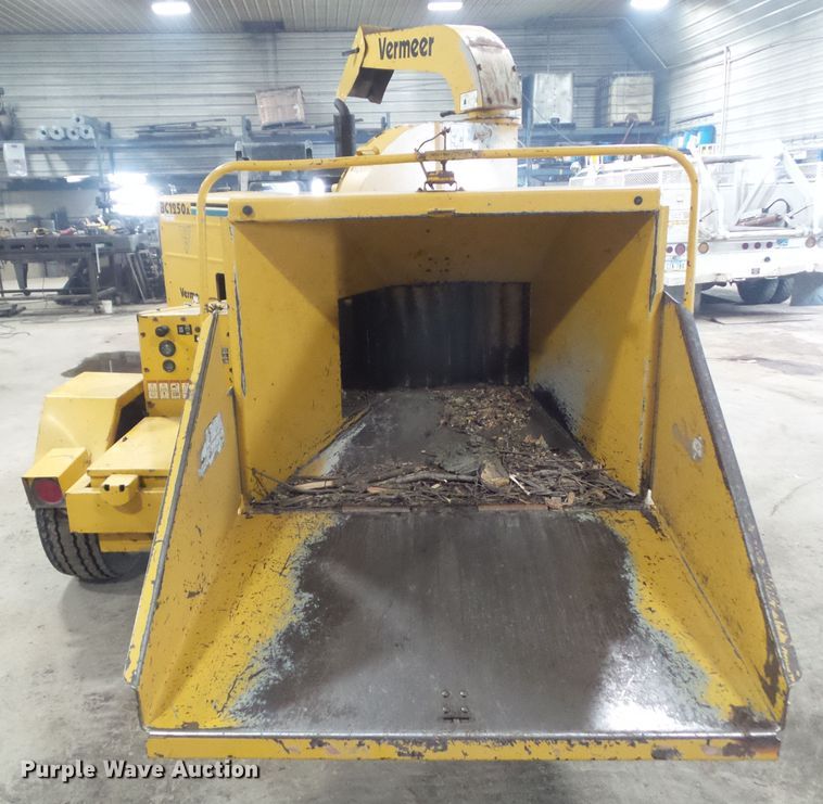 image for item HF9737 1997 Vermeer BC1250A  wood chipper