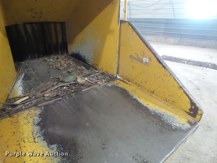 image for item HF9737 1997 Vermeer BC1250A  wood chipper