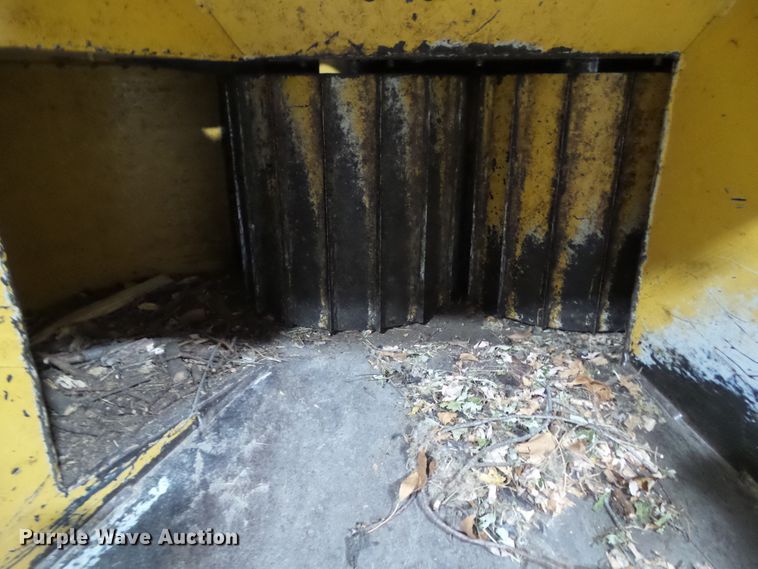 image for item HF9737 1997 Vermeer BC1250A  wood chipper