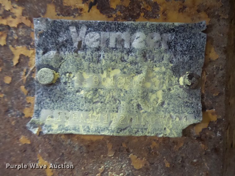 image for item HF9737 1997 Vermeer BC1250A  wood chipper