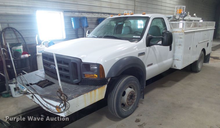 image for item HF9738 2005 Ford F550 Super Duty  utility / service truck