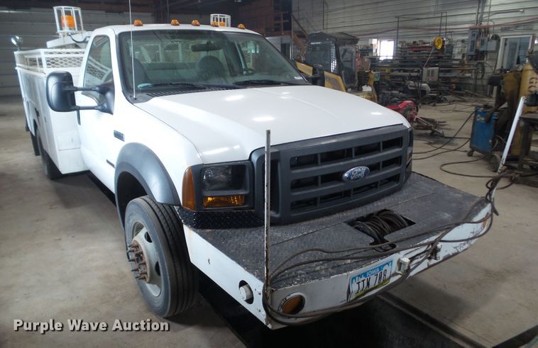 image for item HF9738 2005 Ford F550 Super Duty  utility / service truck