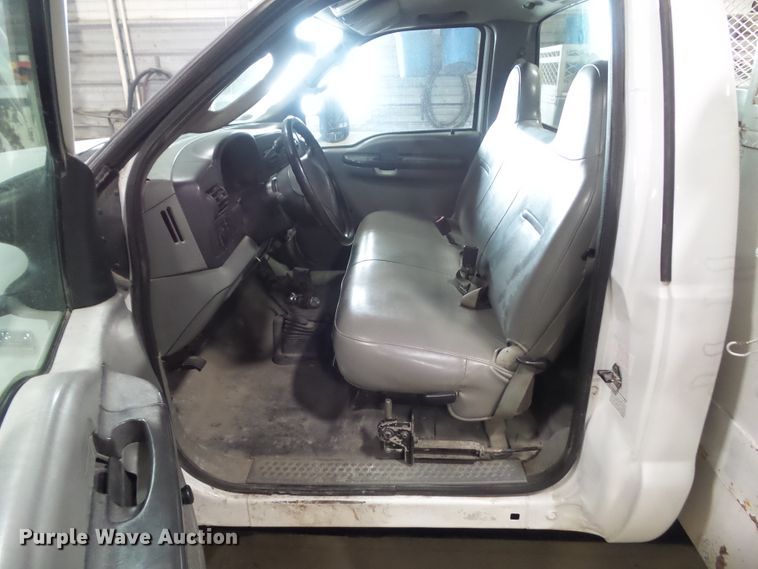 image for item HF9738 2005 Ford F550 Super Duty  utility / service truck