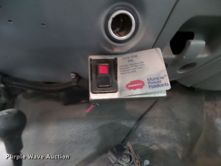 image for item HF9738 2005 Ford F550 Super Duty  utility / service truck