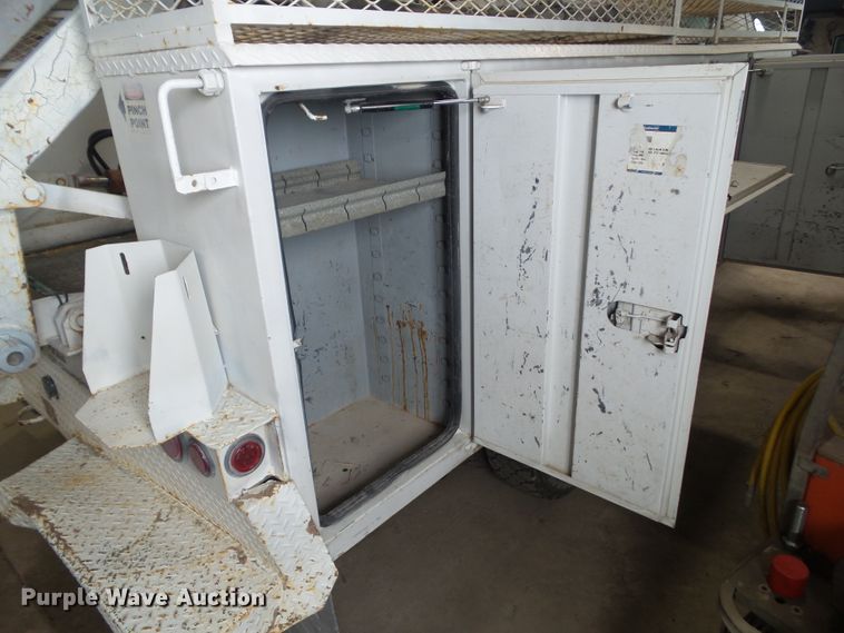 image for item HF9738 2005 Ford F550 Super Duty  utility / service truck