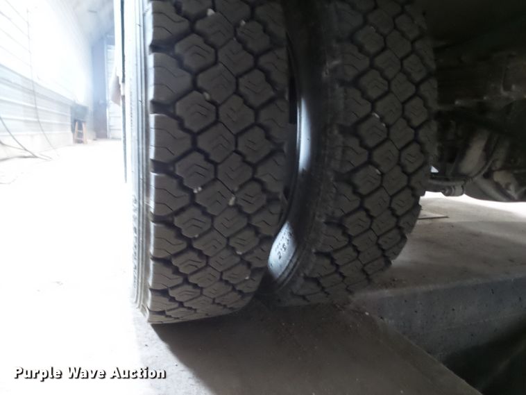 image for item HF9738 2005 Ford F550 Super Duty  utility / service truck