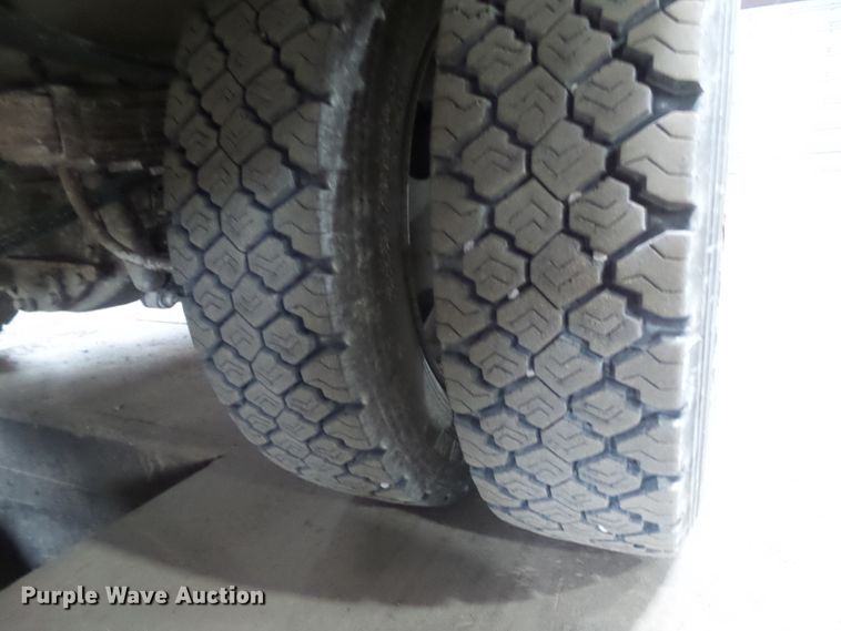 image for item HF9738 2005 Ford F550 Super Duty  utility / service truck