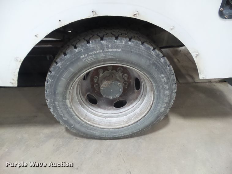 image for item HF9738 2005 Ford F550 Super Duty  utility / service truck