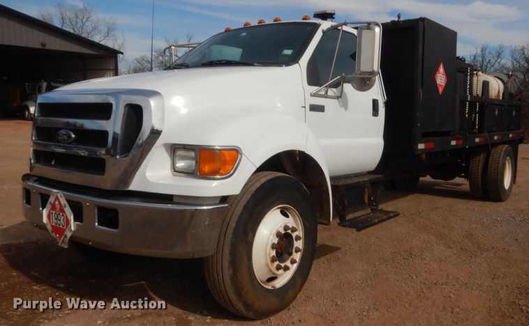 image for item HG9780 2006 Ford F650  utility/service truck