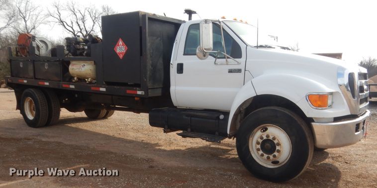 image for item HG9780 2006 Ford F650  utility/service truck