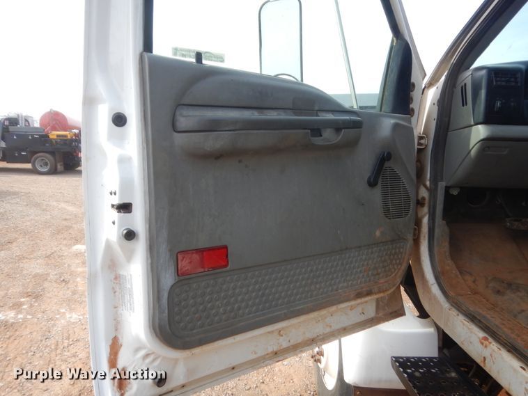 image for item HG9780 2006 Ford F650  utility/service truck
