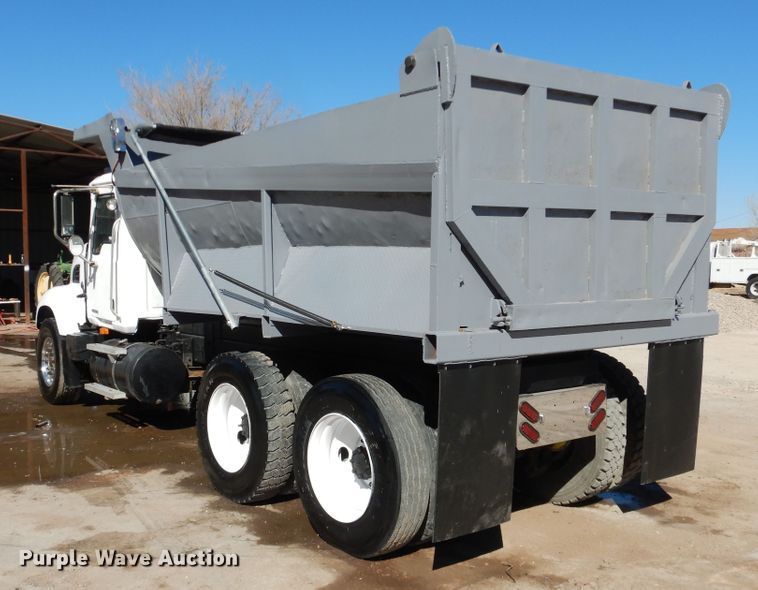 image for item HI9016 2004 Mack Granite  dump truck