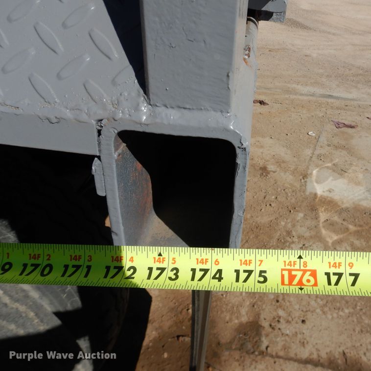 image for item HI9016 2004 Mack Granite  dump truck