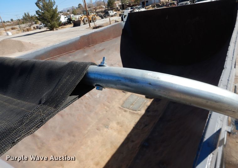 image for item HI9016 2004 Mack Granite  dump truck