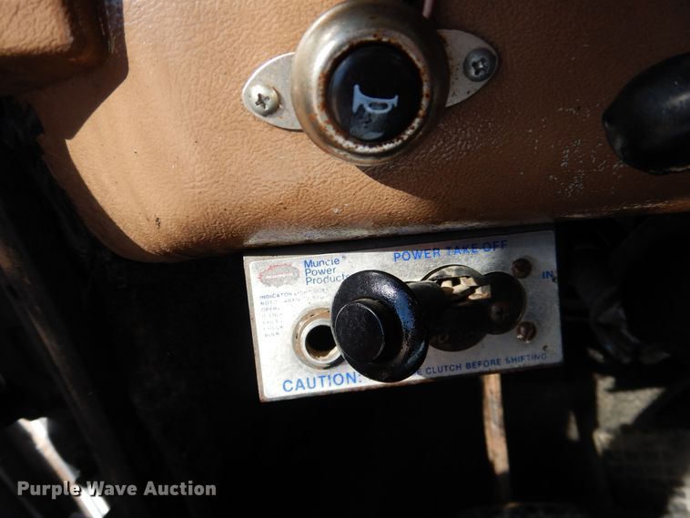 image for item HI9016 2004 Mack Granite  dump truck