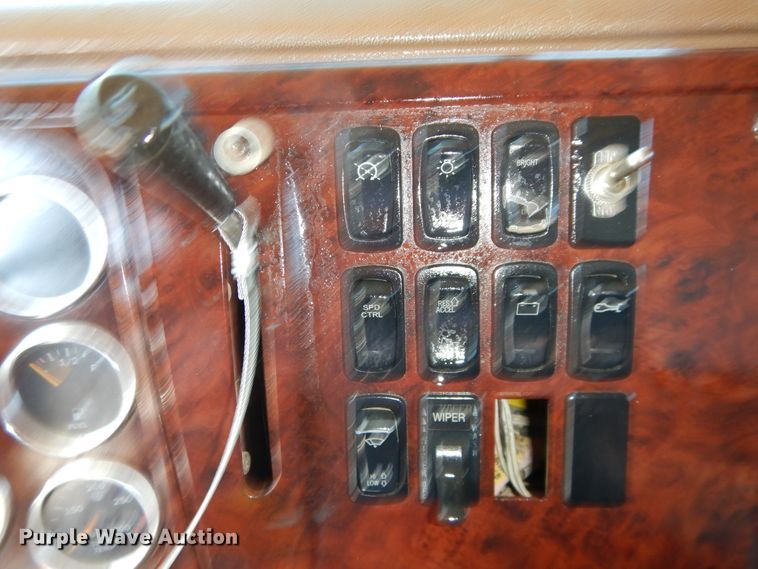 image for item HI9016 2004 Mack Granite  dump truck